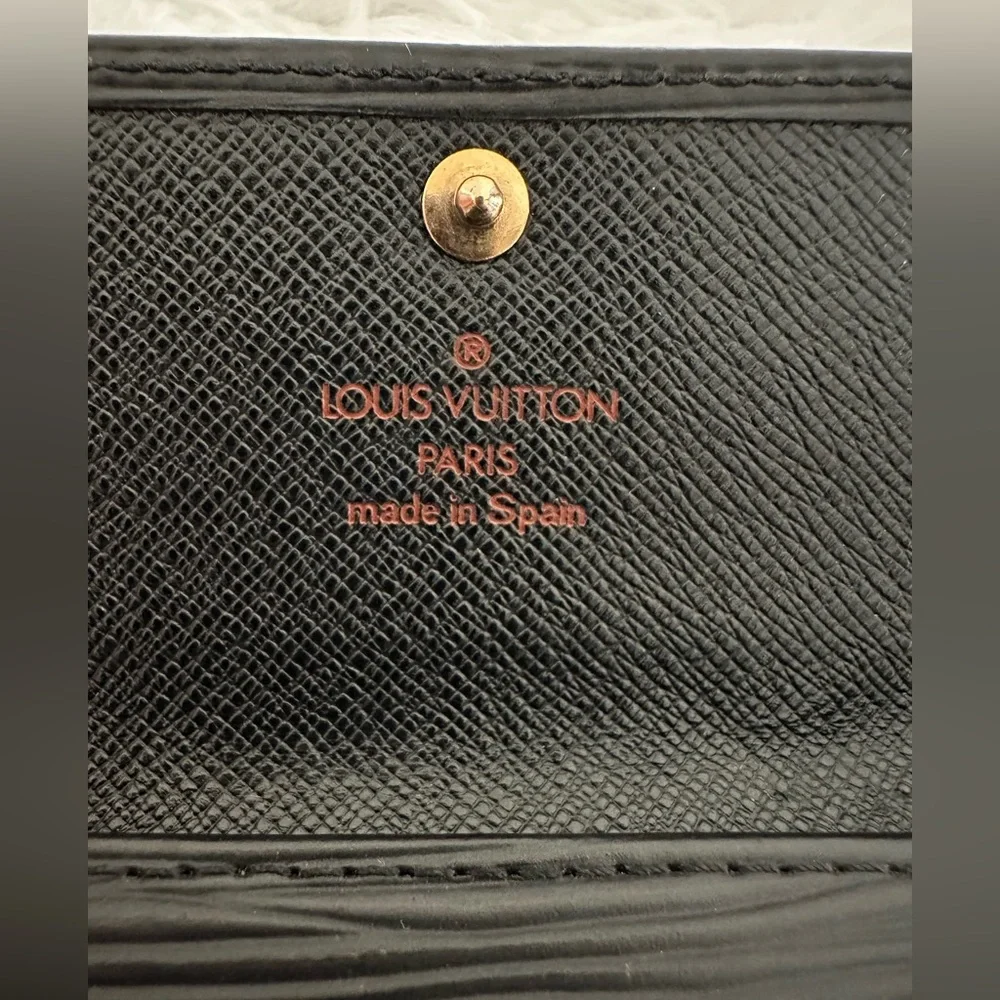 Authentic Louis Vuitton‎ Black Epi Leather 4 Key Case Holder - Picture 8 of 15